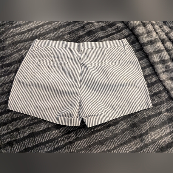 Old Navy Shorts. Size 10 - Picture 2 of 5